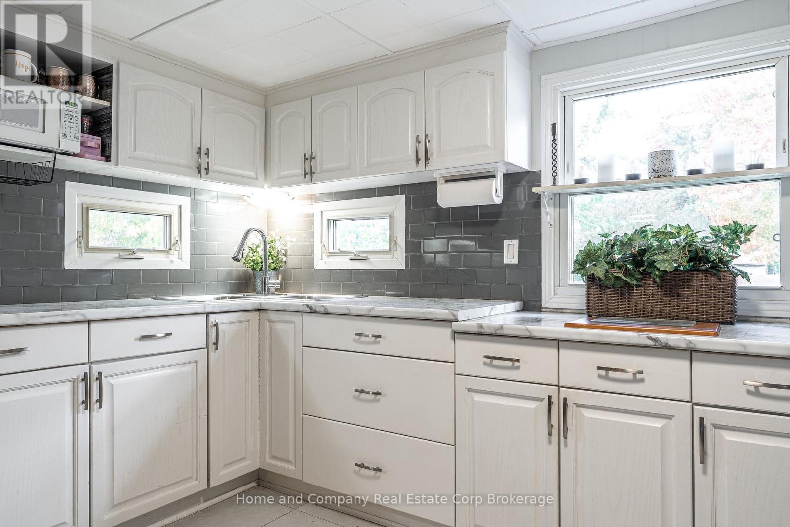 114 Oak Street — photo 11