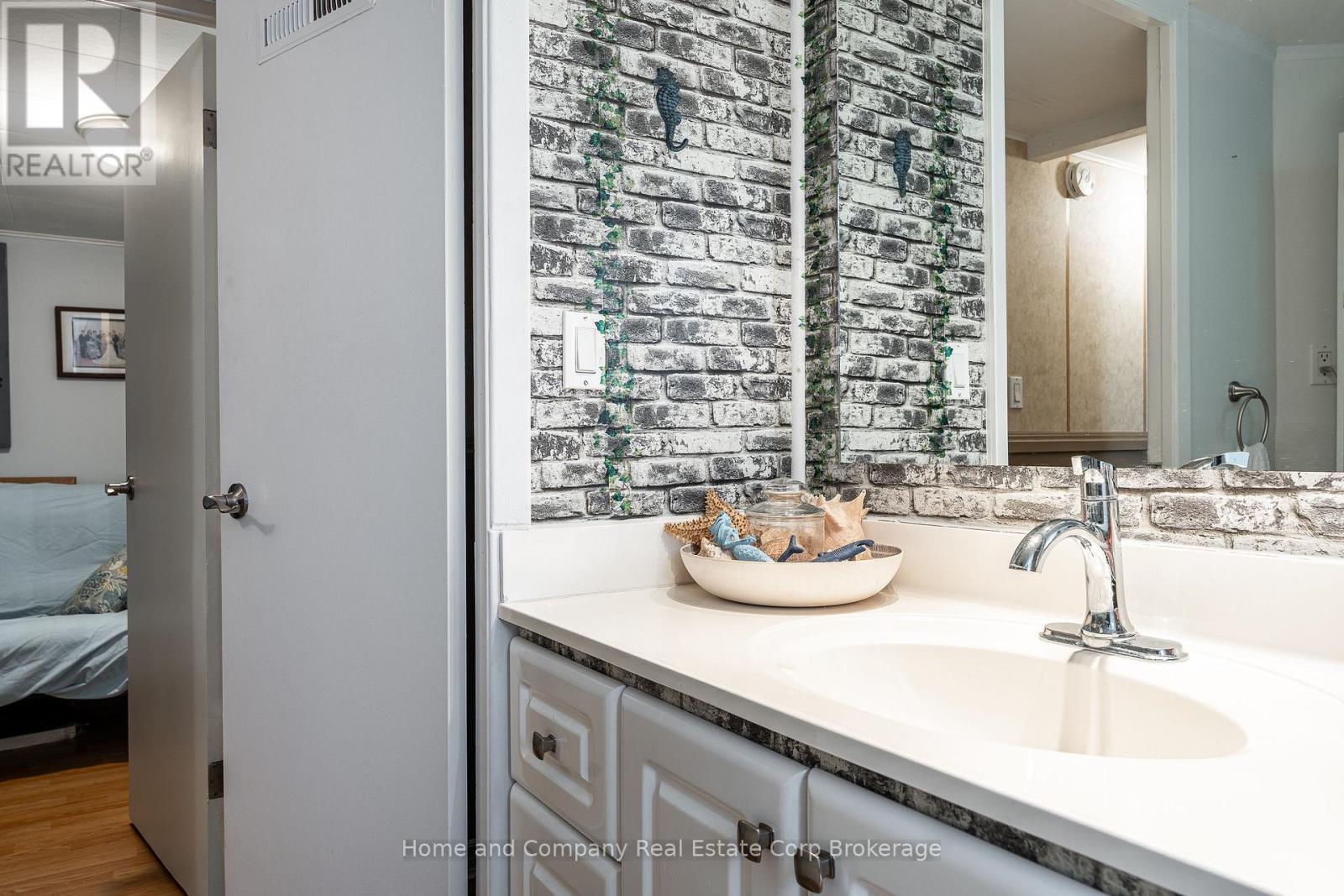 114 Oak Street — photo 15