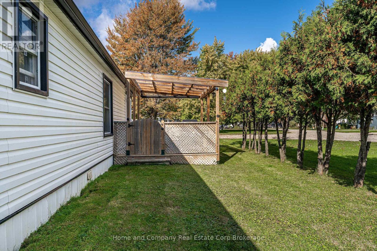 114 OAK STREET - 23