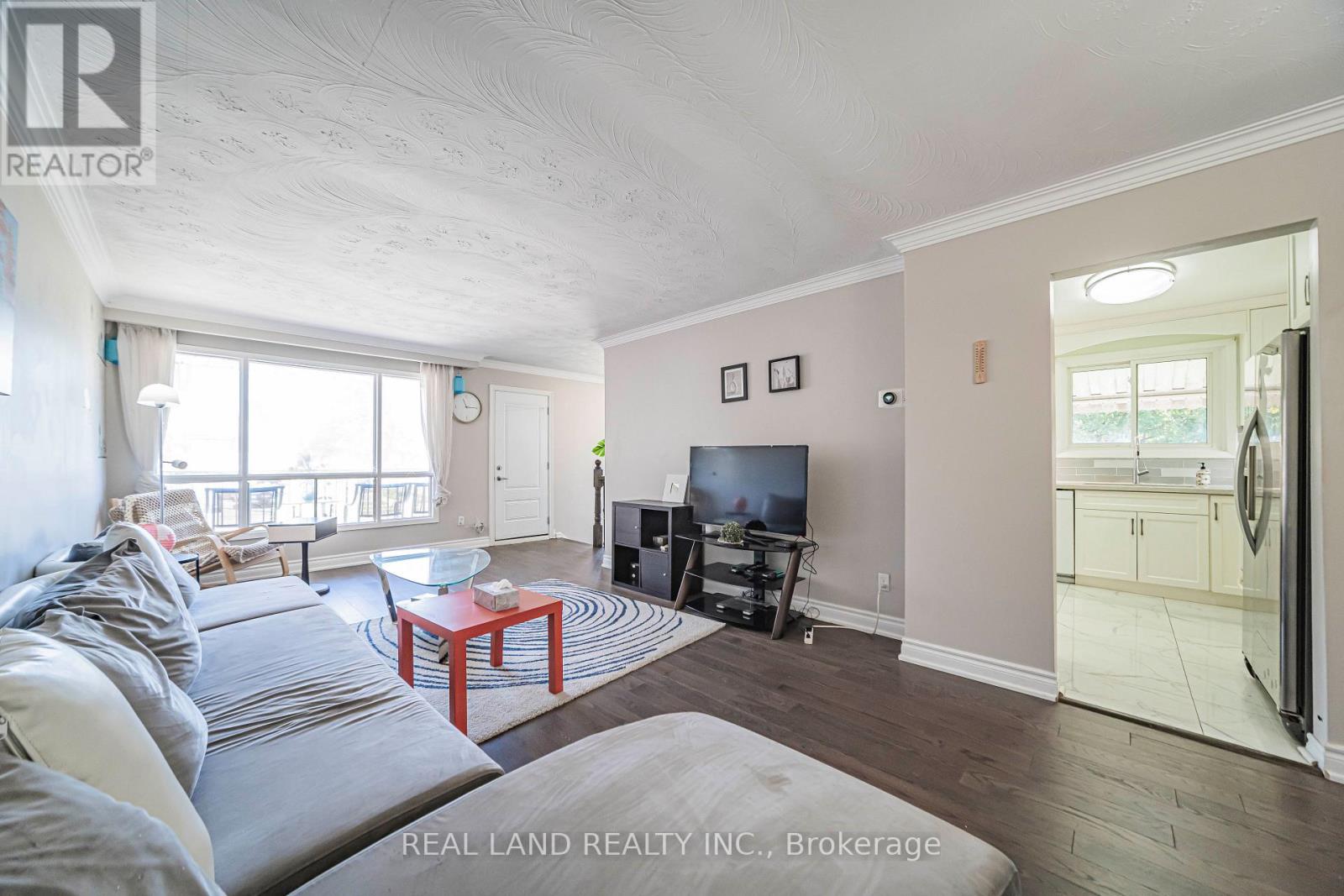 37 Pawnee Avenue, Toronto, ON photo 13