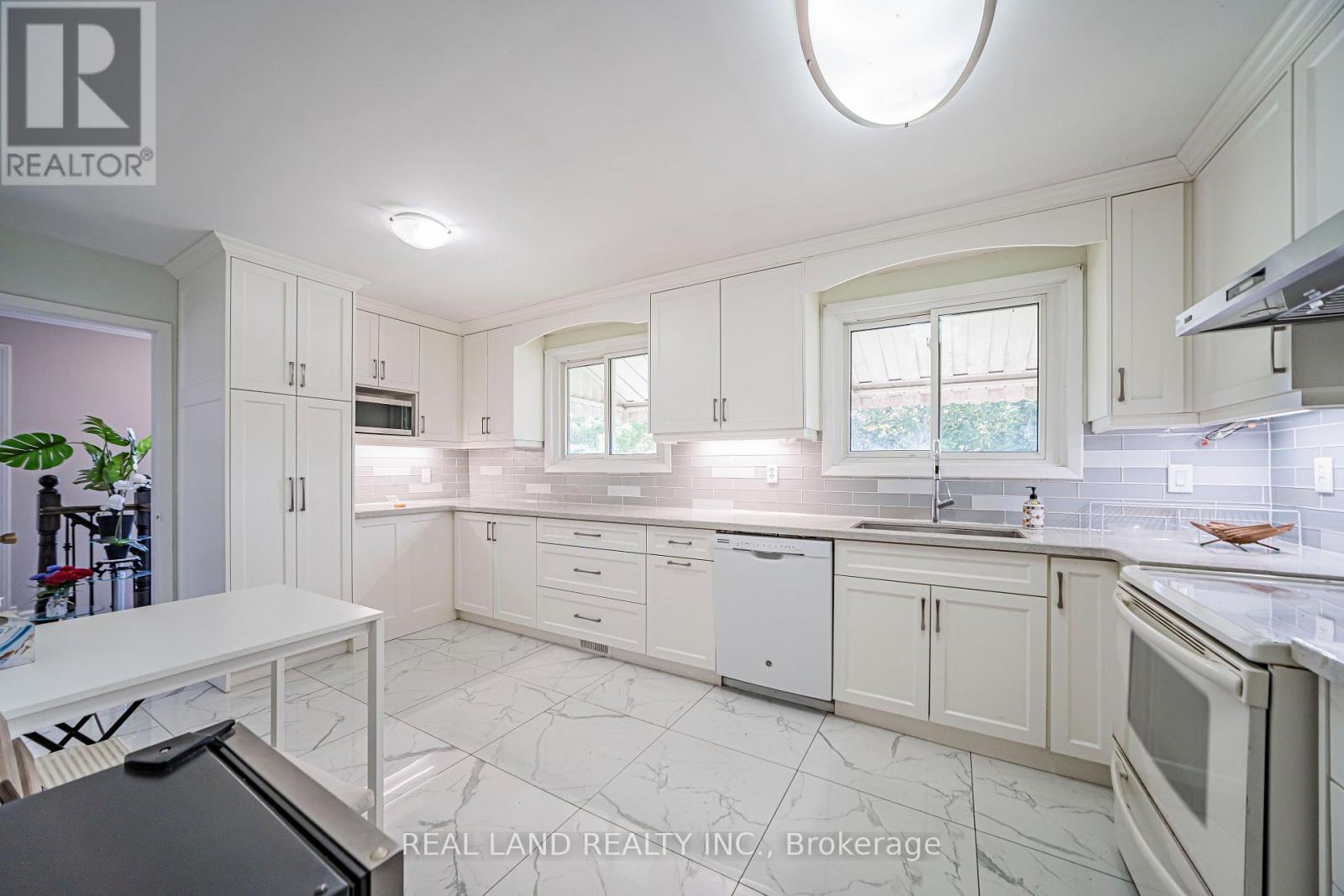 37 Pawnee Avenue, Toronto, ON photo 18