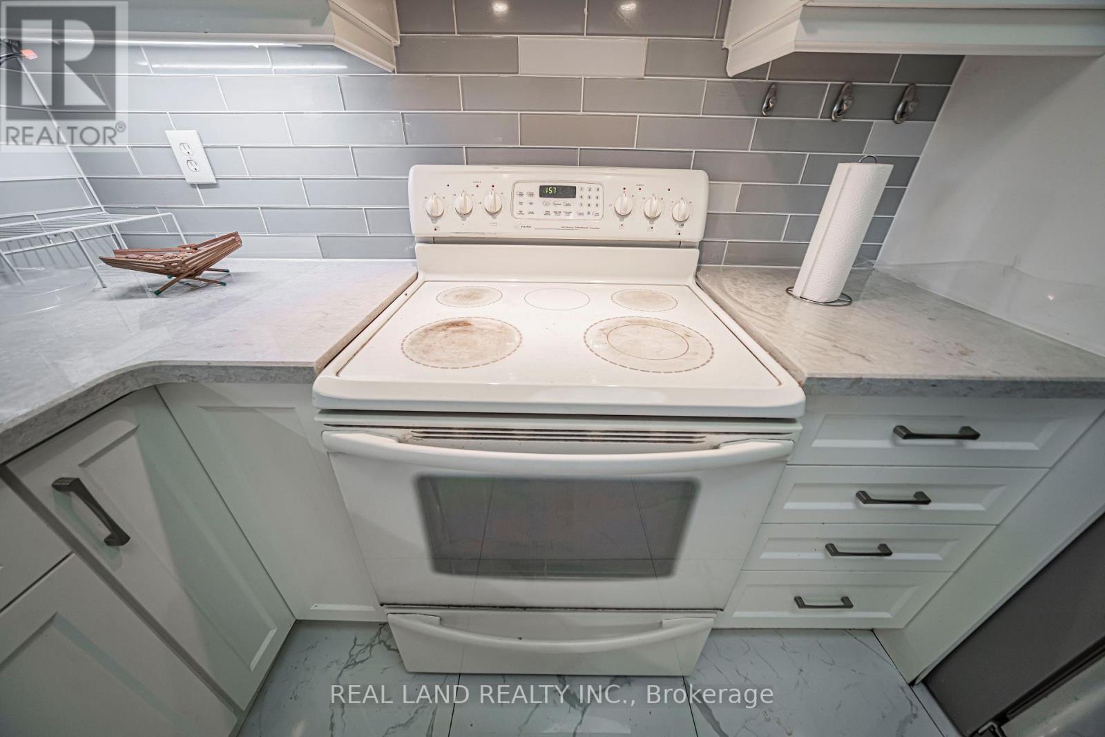 37 Pawnee Avenue, Toronto, ON photo 22