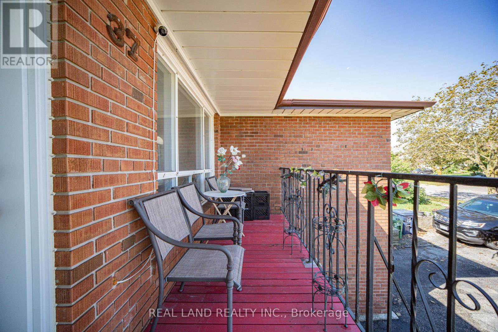 37 PAWNEE AVENUE - 3