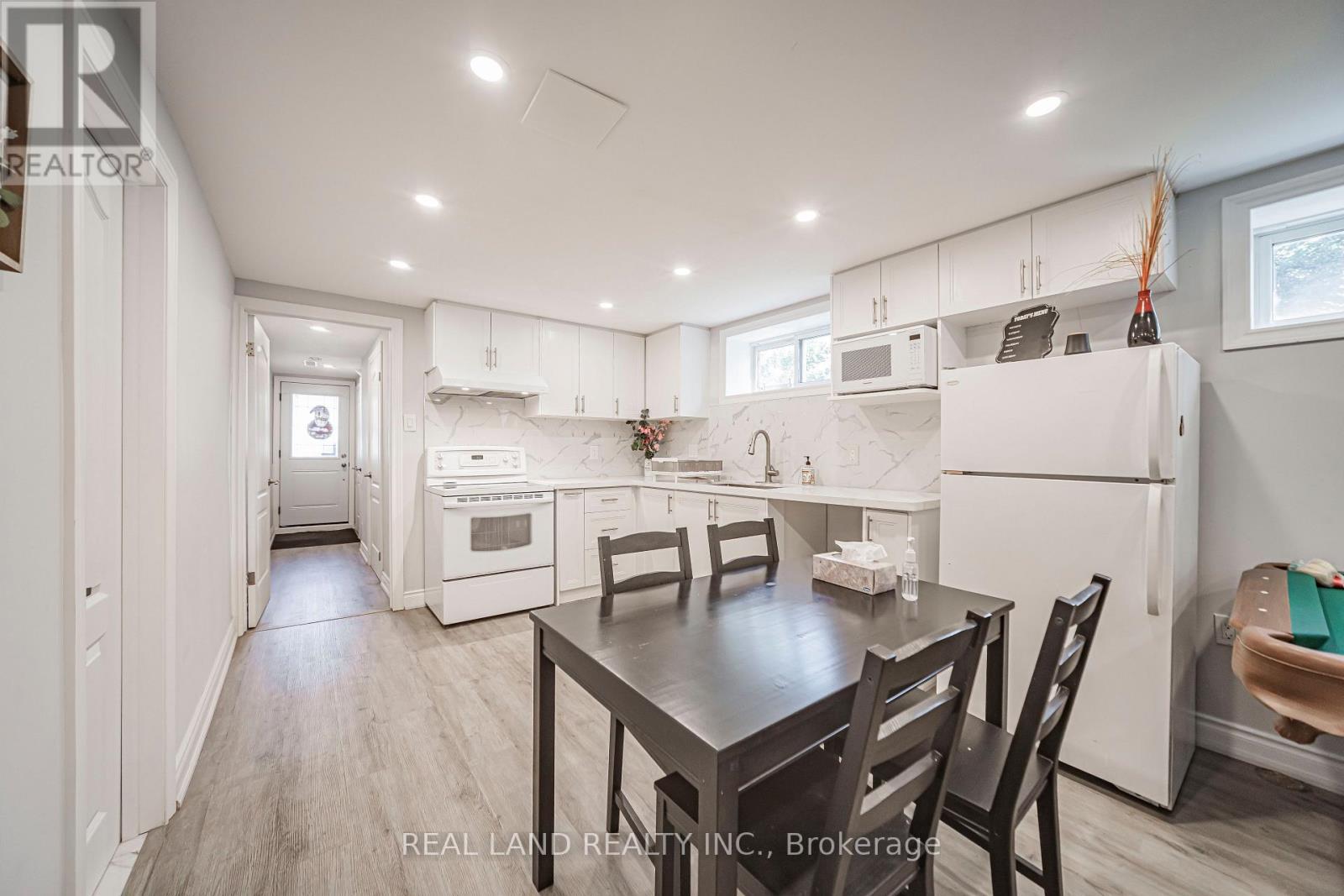 37 Pawnee Avenue, Toronto, ON photo 32