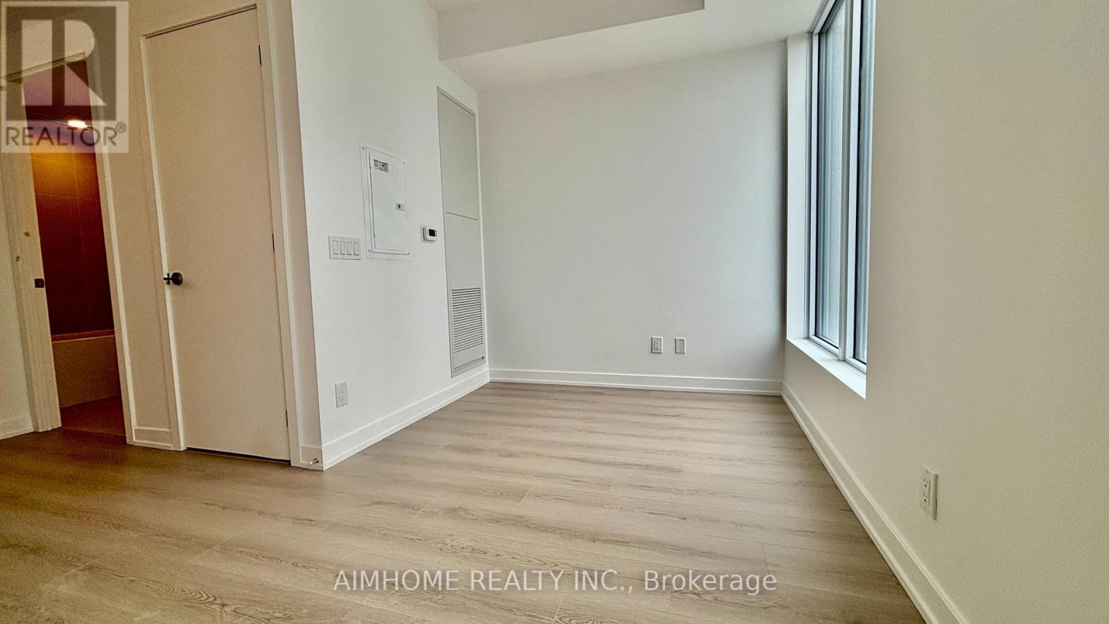 100 Queen Street East — photo 11