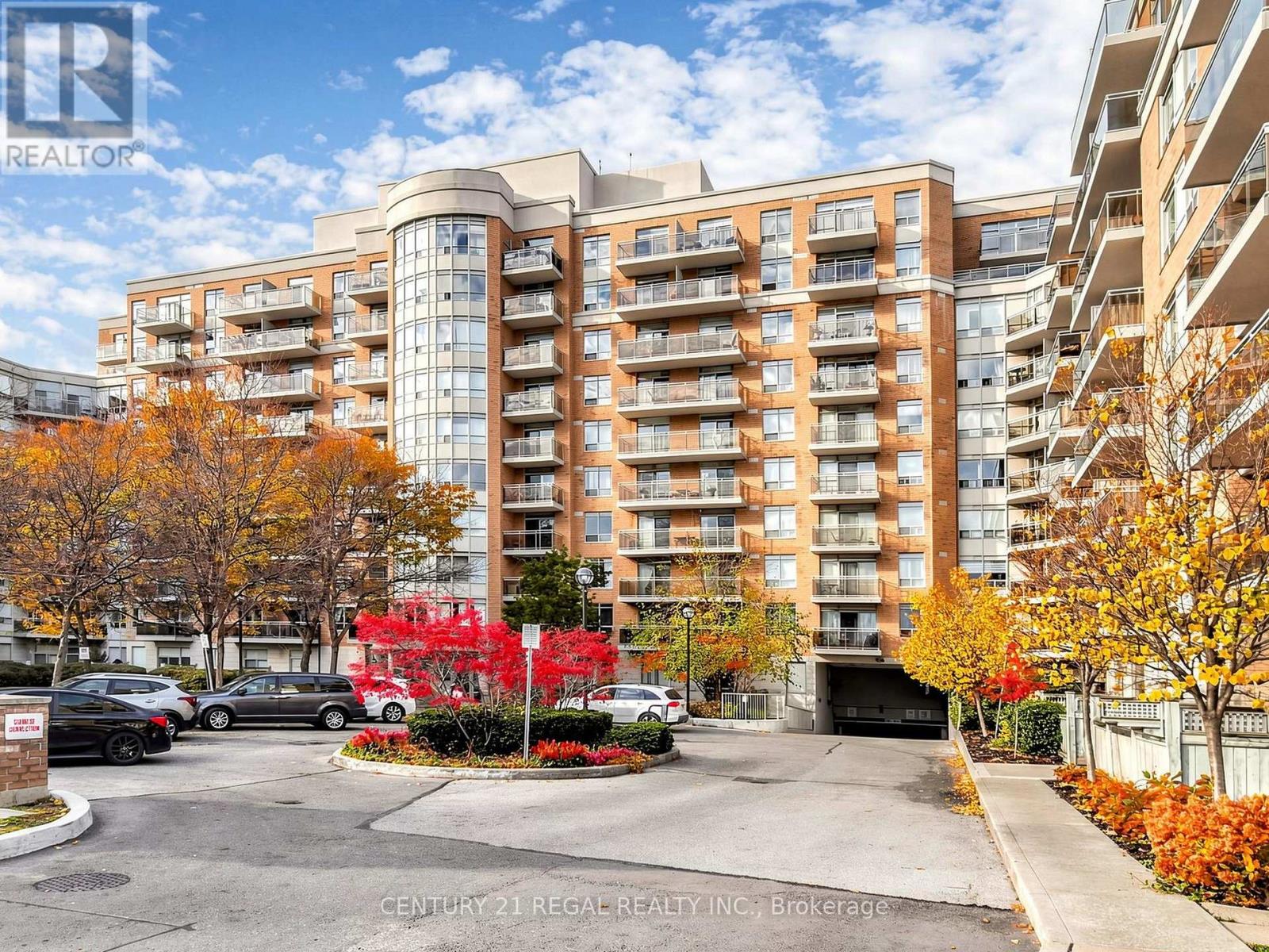 650 Lawrence Avenue West — photo 38