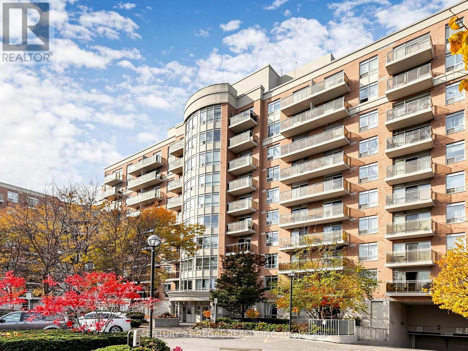 650 Lawrence Avenue West — photo 39