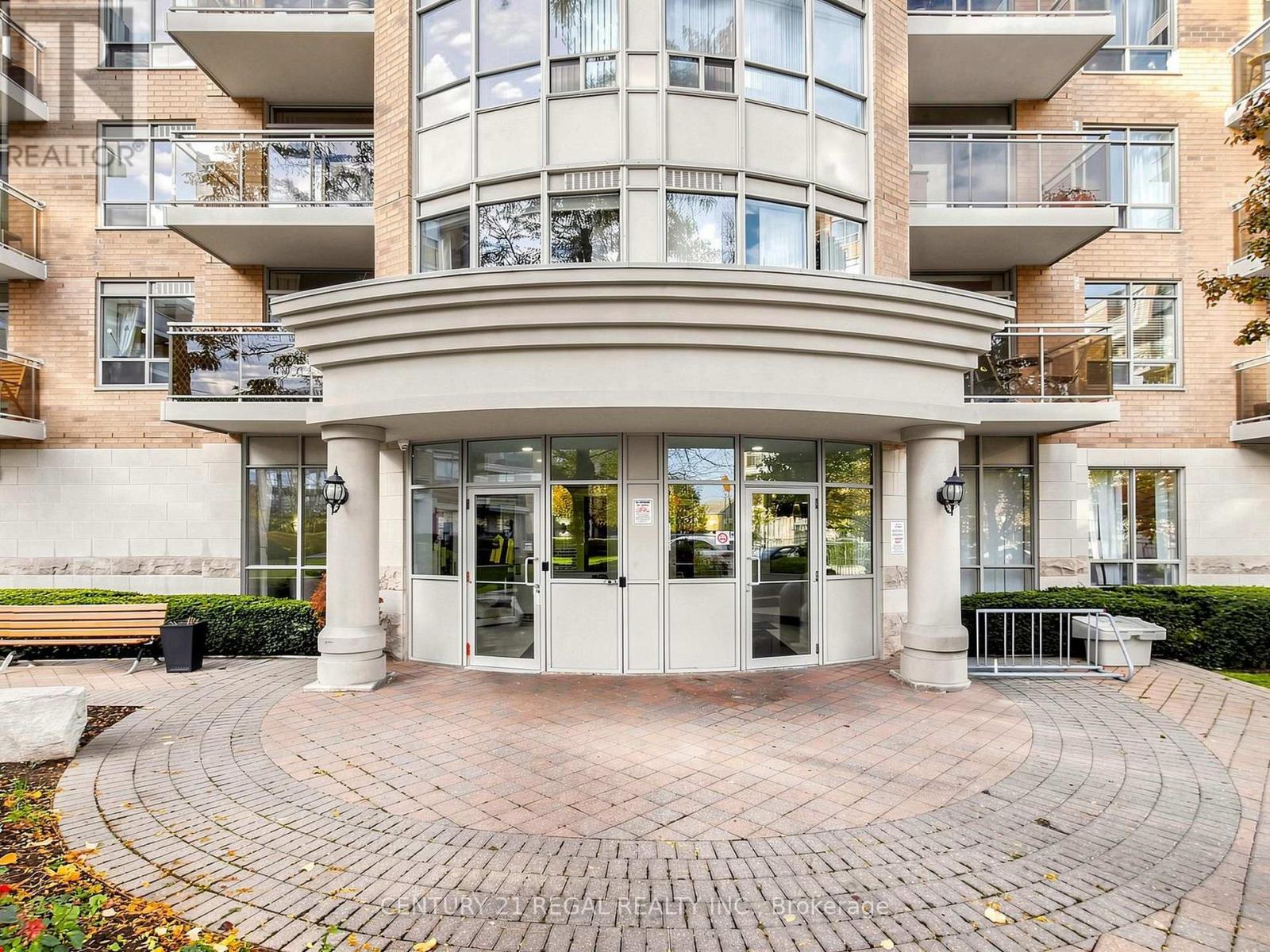 650 Lawrence Avenue West — photo 41