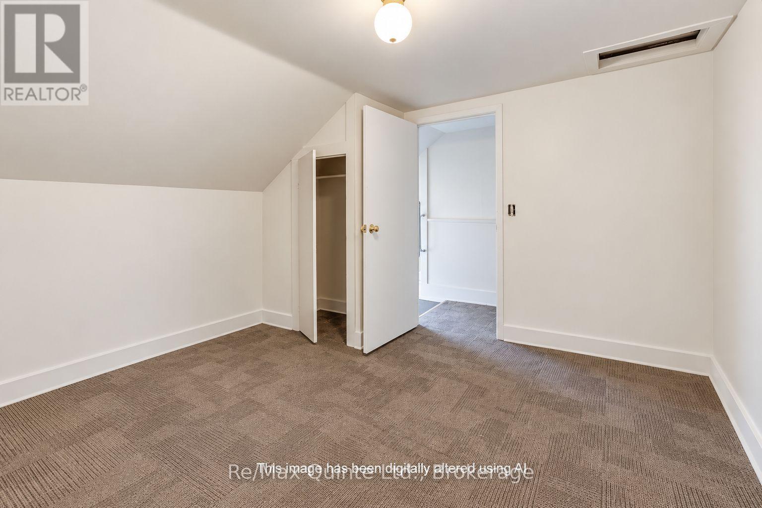 84 Moira Street East, Belleville, ON photo 10