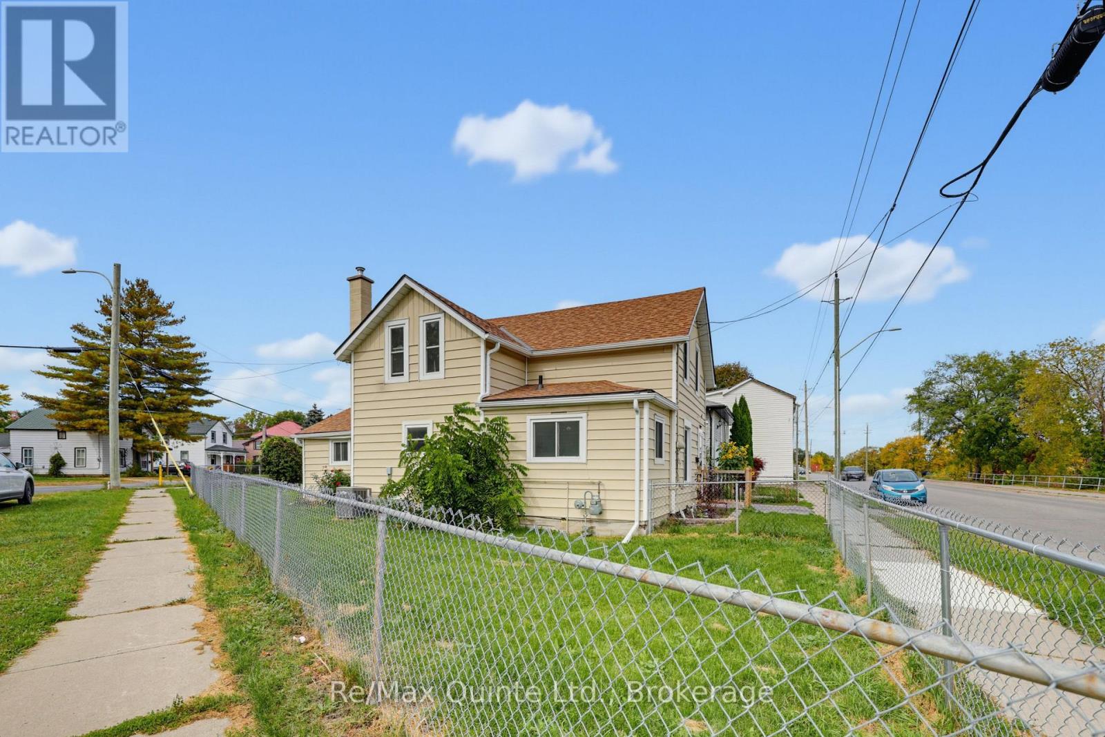84 Moira Street East, Belleville, ON photo 16