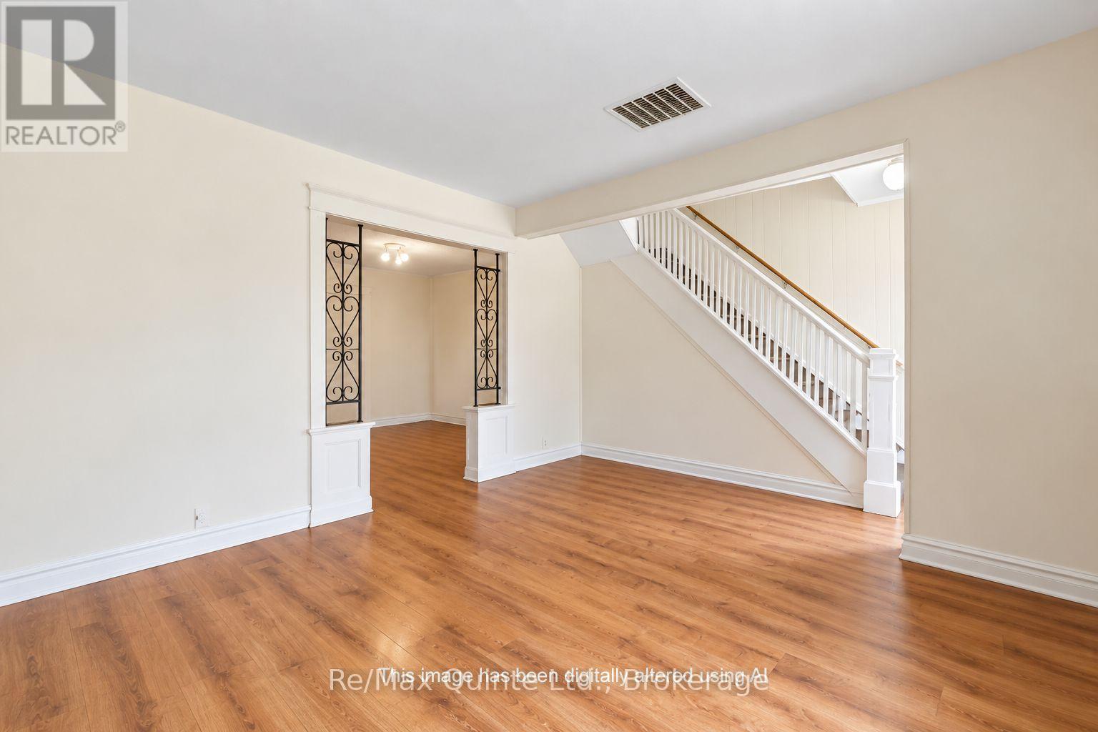 84 Moira Street East, Belleville, ON photo 4