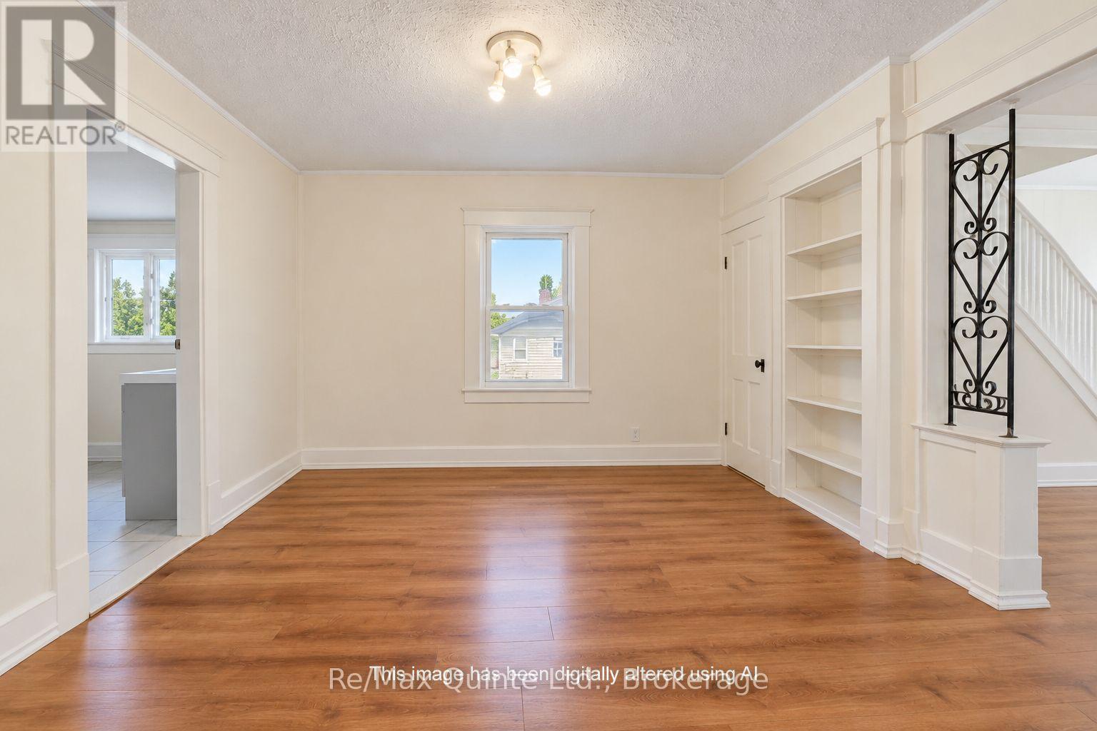 84 Moira Street East, Belleville, ON photo 5