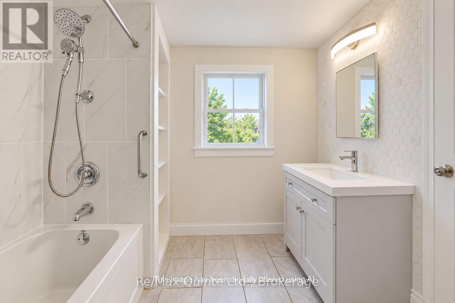 84 Moira Street East, Belleville, ON photo 6