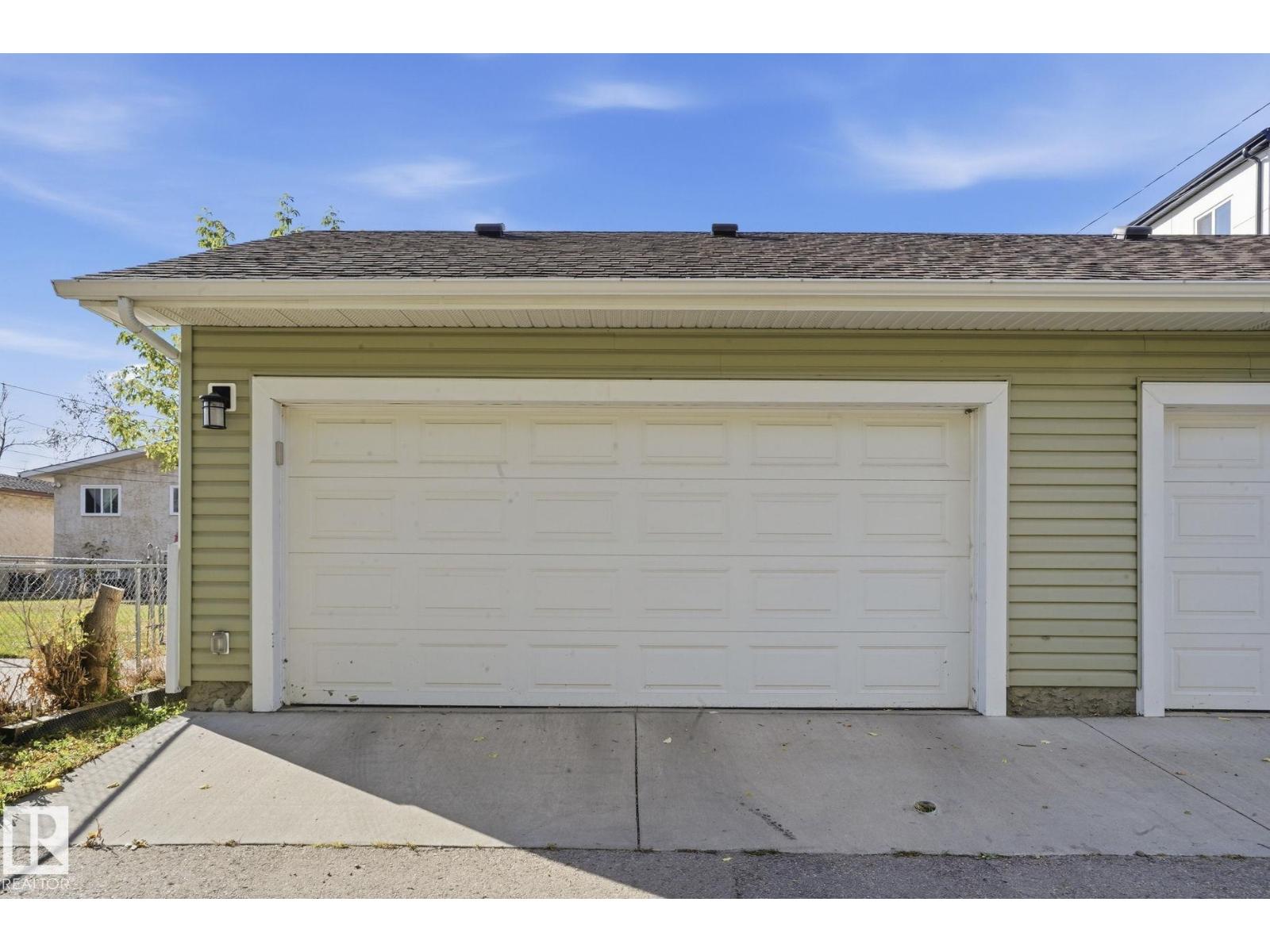 10245 152 Street NW, Canora — photo 25 of 29: Property photo