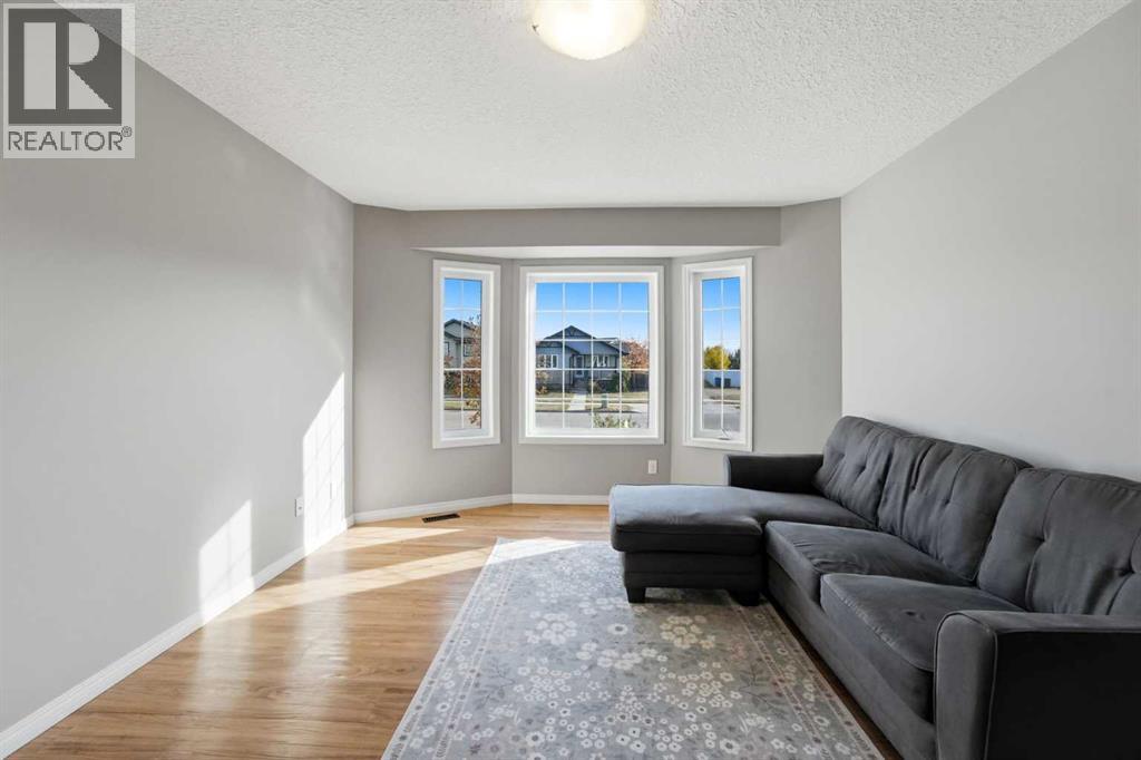 Listing photo – 124 Pioneer Way, Blackfalds