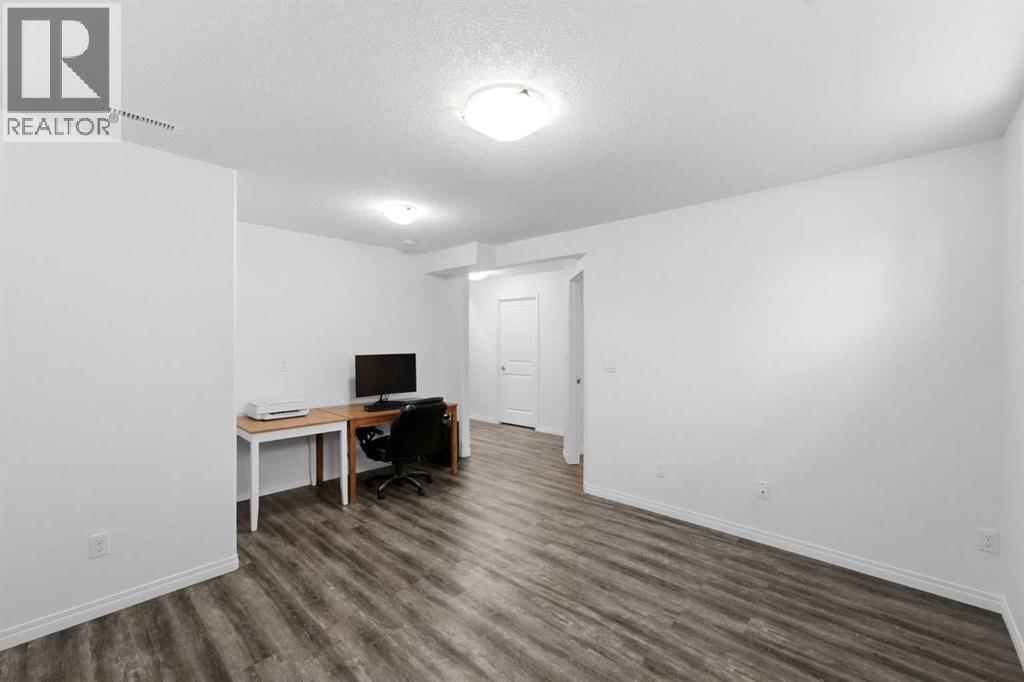 Listing photo – 124 Pioneer Way, Blackfalds