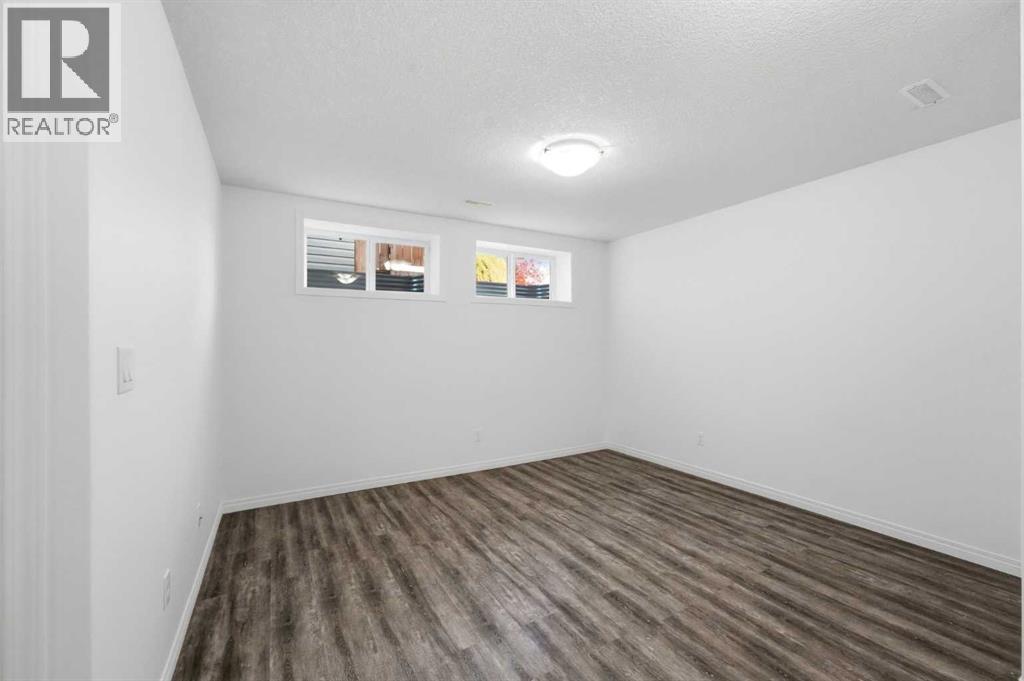 Listing photo – 124 Pioneer Way, Blackfalds