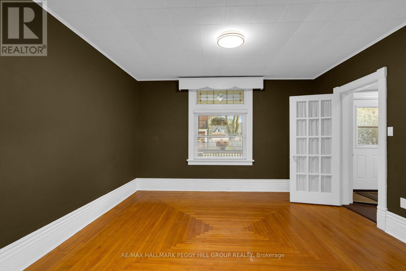 48 Brock Street, Barrie, ON photo 7