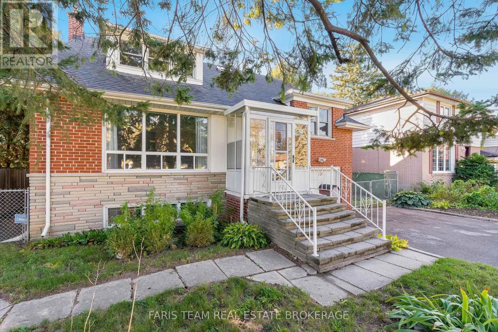 90 Bedford Park Avenue — photo 4