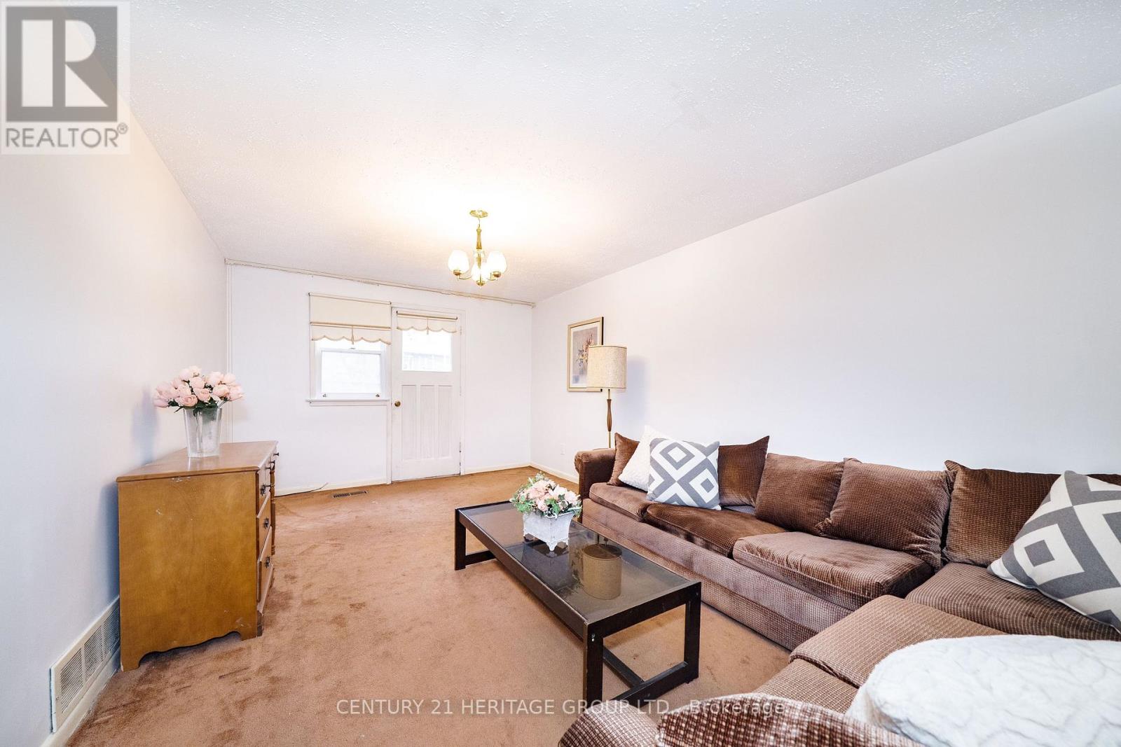 37 Gambello Crescent — photo 28