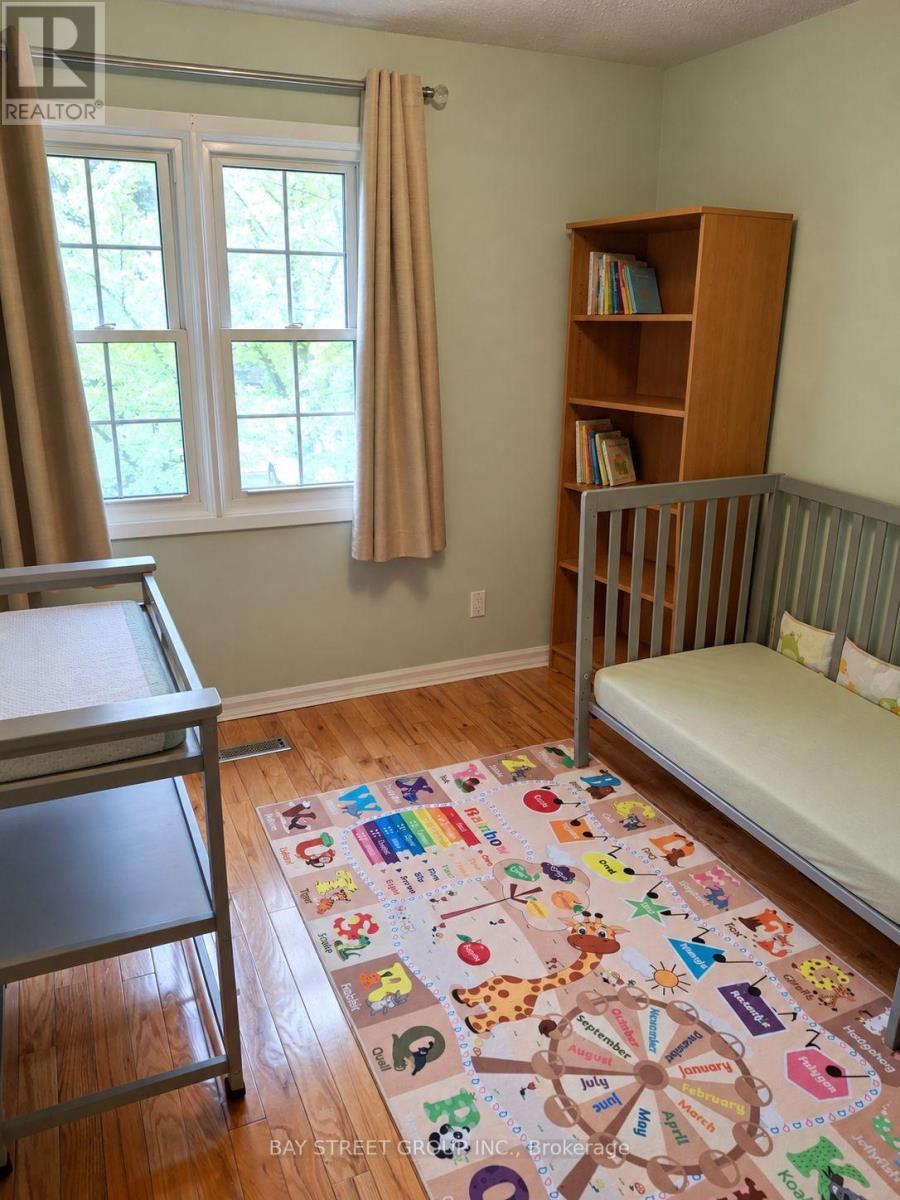 2120 Rathburn Road East — photo 11
