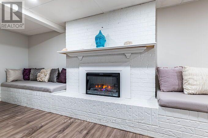 2 ALDERBURY CRESCENT - 34