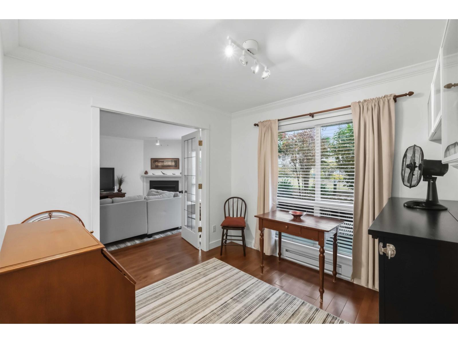 107 15875 MARINE DRIVE, White Rock - Image 1