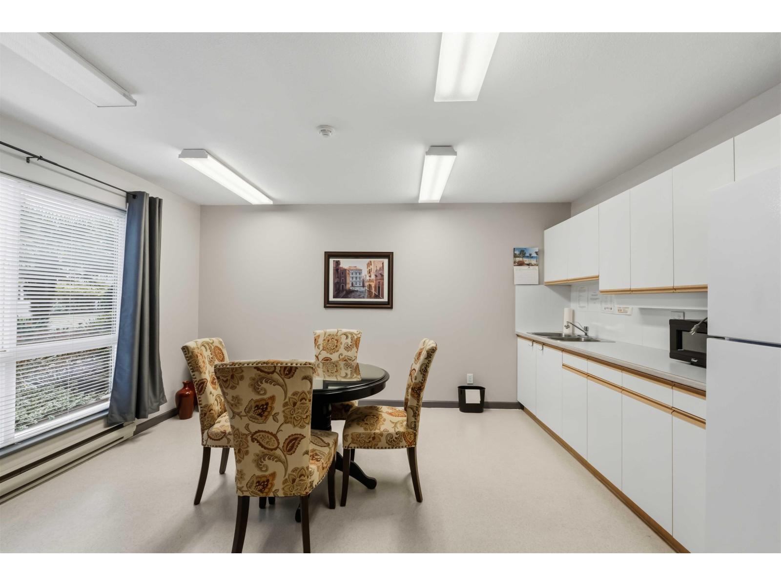 107 15875 MARINE DRIVE, White Rock - Image 1