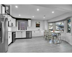 4304 44 Avenue NE - photo 12