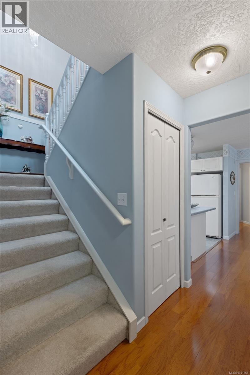 13 4619 Elk Lake Dr, Saanich - Image 1