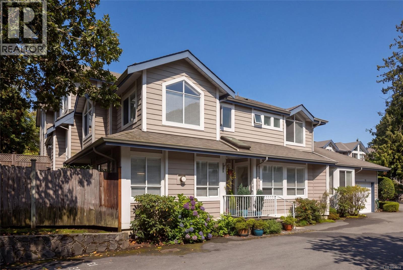 13 4619 Elk Lake Dr, Saanich - Image 1