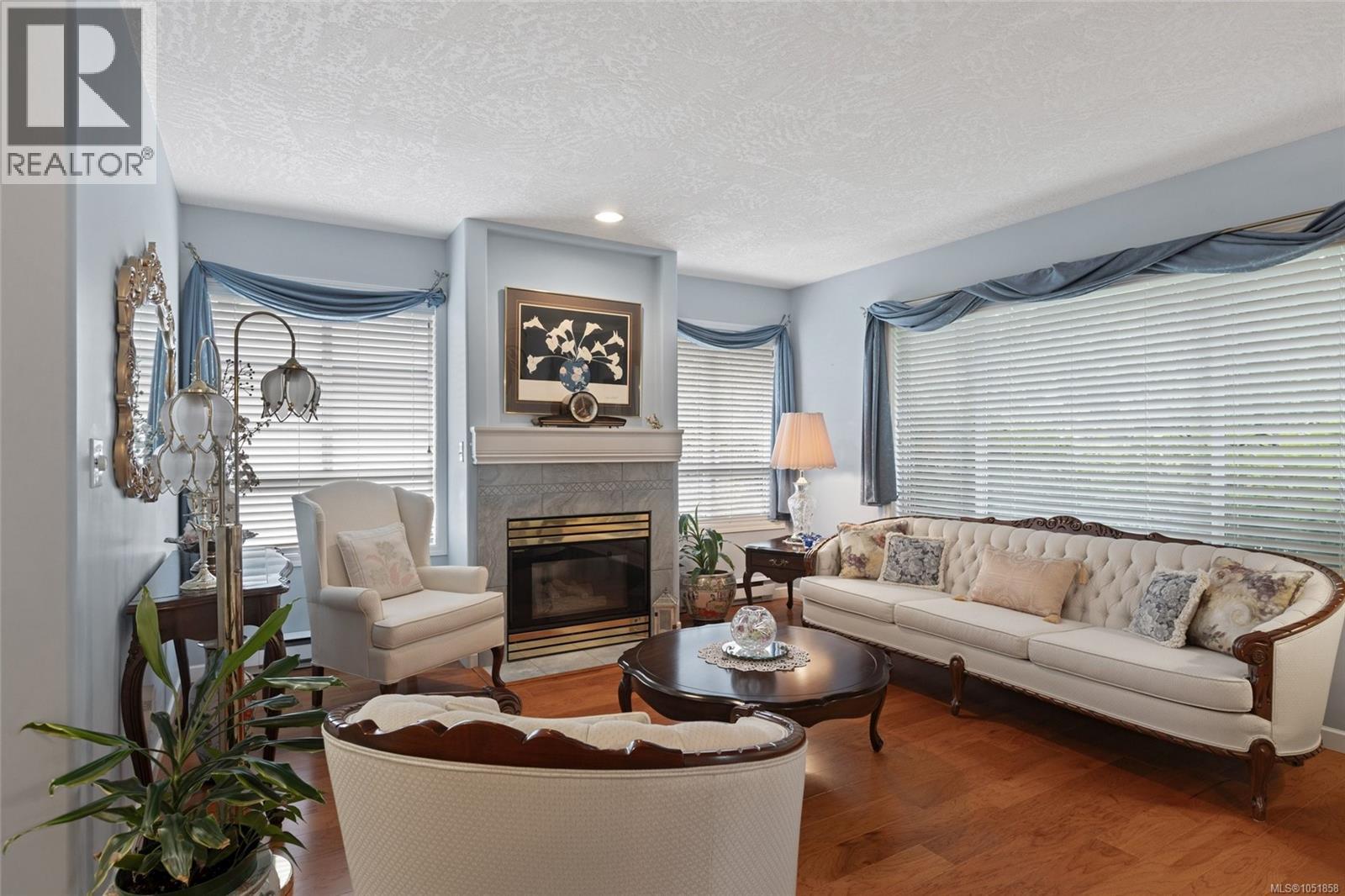 13 4619 Elk Lake Dr, Saanich - Image 1