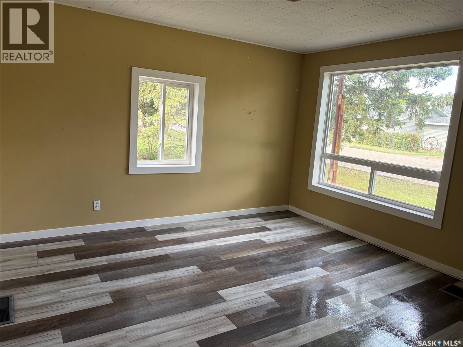 113 3rd AVENUE NE, Ituna — photo 4