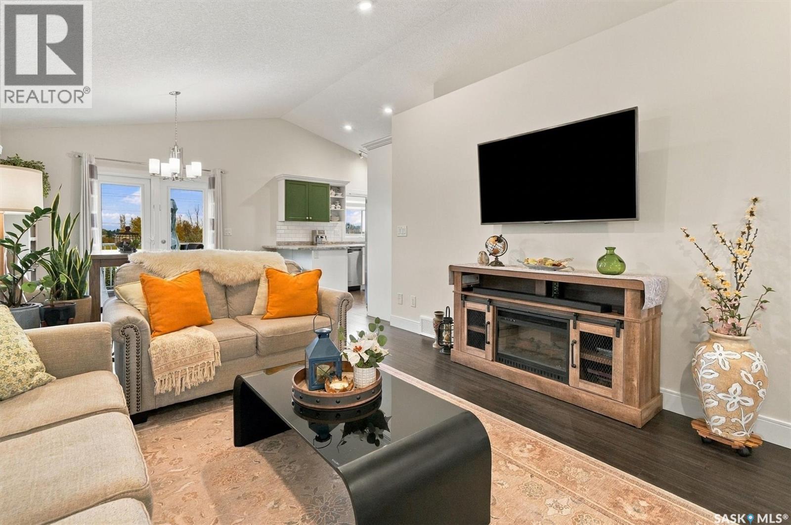 109 Cowan CRESCENT - 6