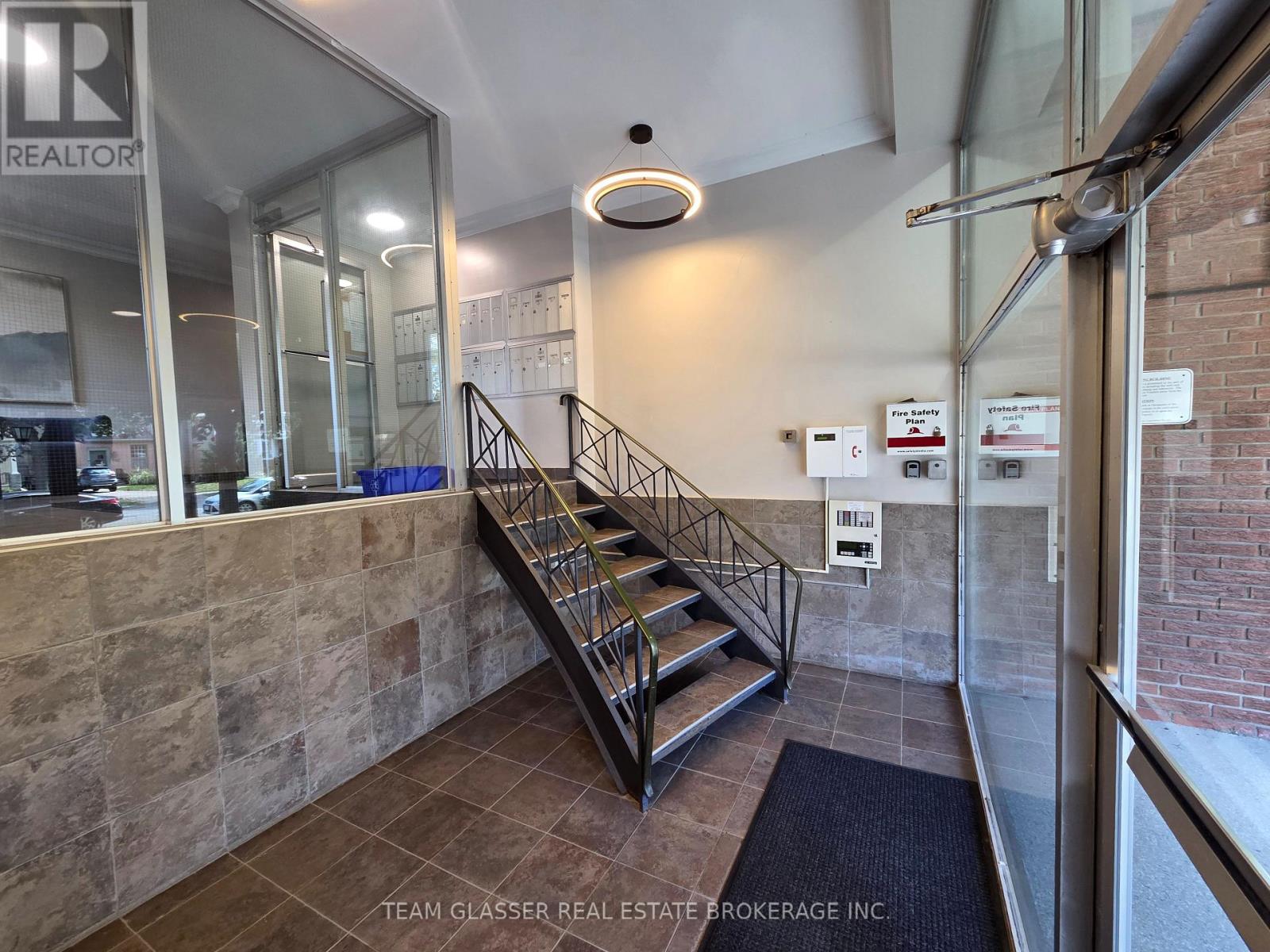 570 William Street — photo 3