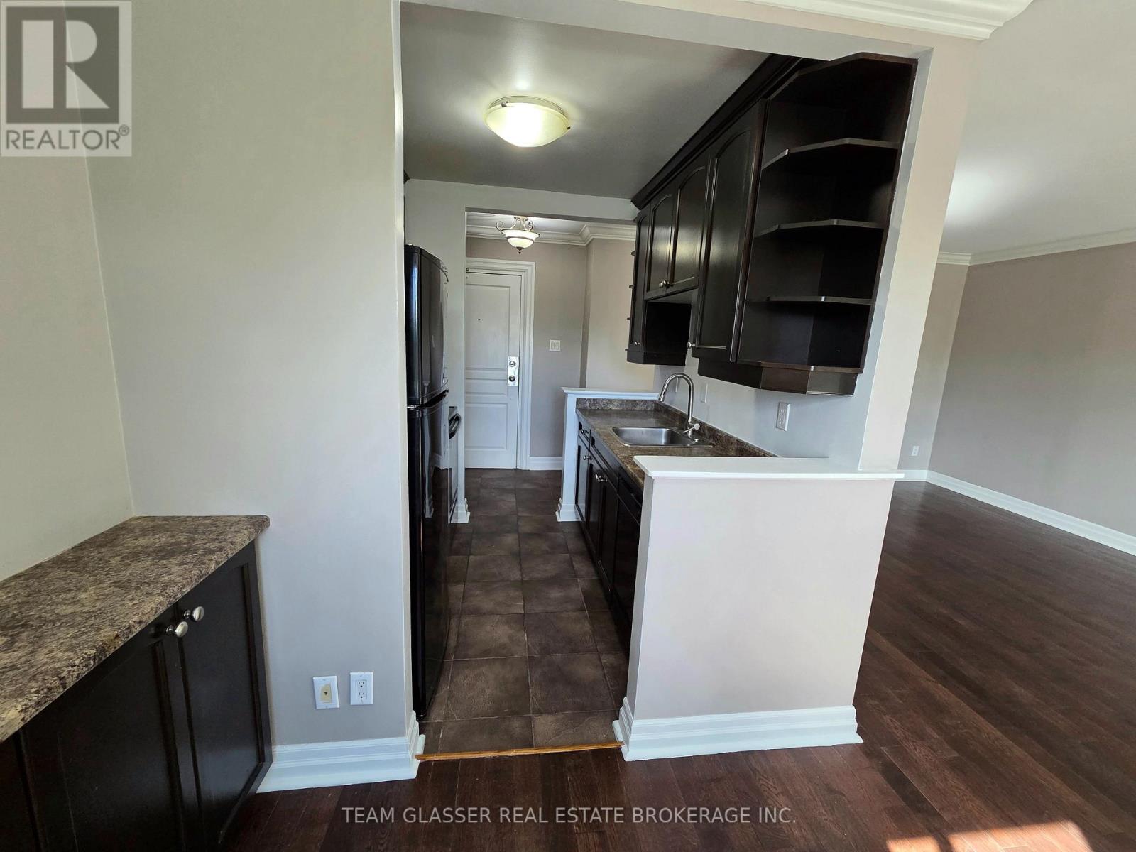 570 William Street — photo 8