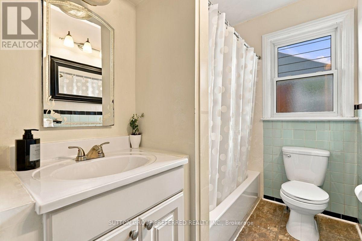 465 GLEN CRESCENT - 23