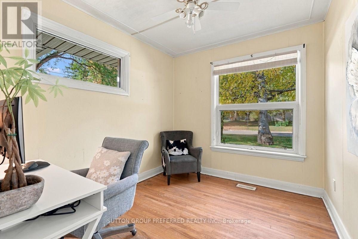 465 GLEN CRESCENT - 24