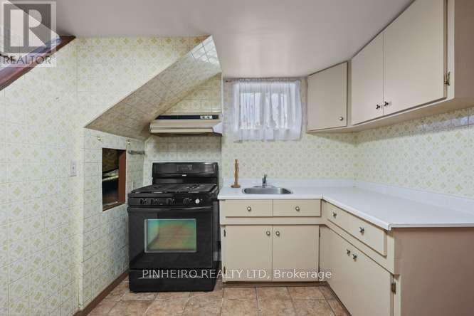 1217 TRAFALGAR STREET - 21