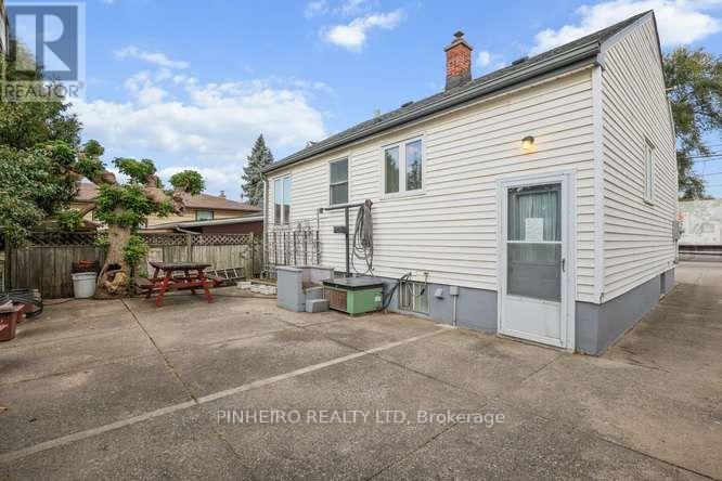 1217 TRAFALGAR STREET - 32