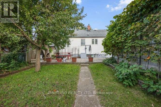 1217 Trafalgar Street — photo 36