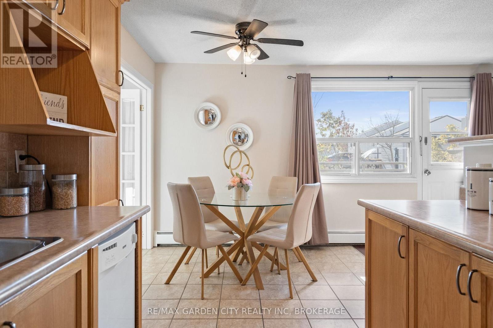 #211 264 OAKDALE AVENUE - 9