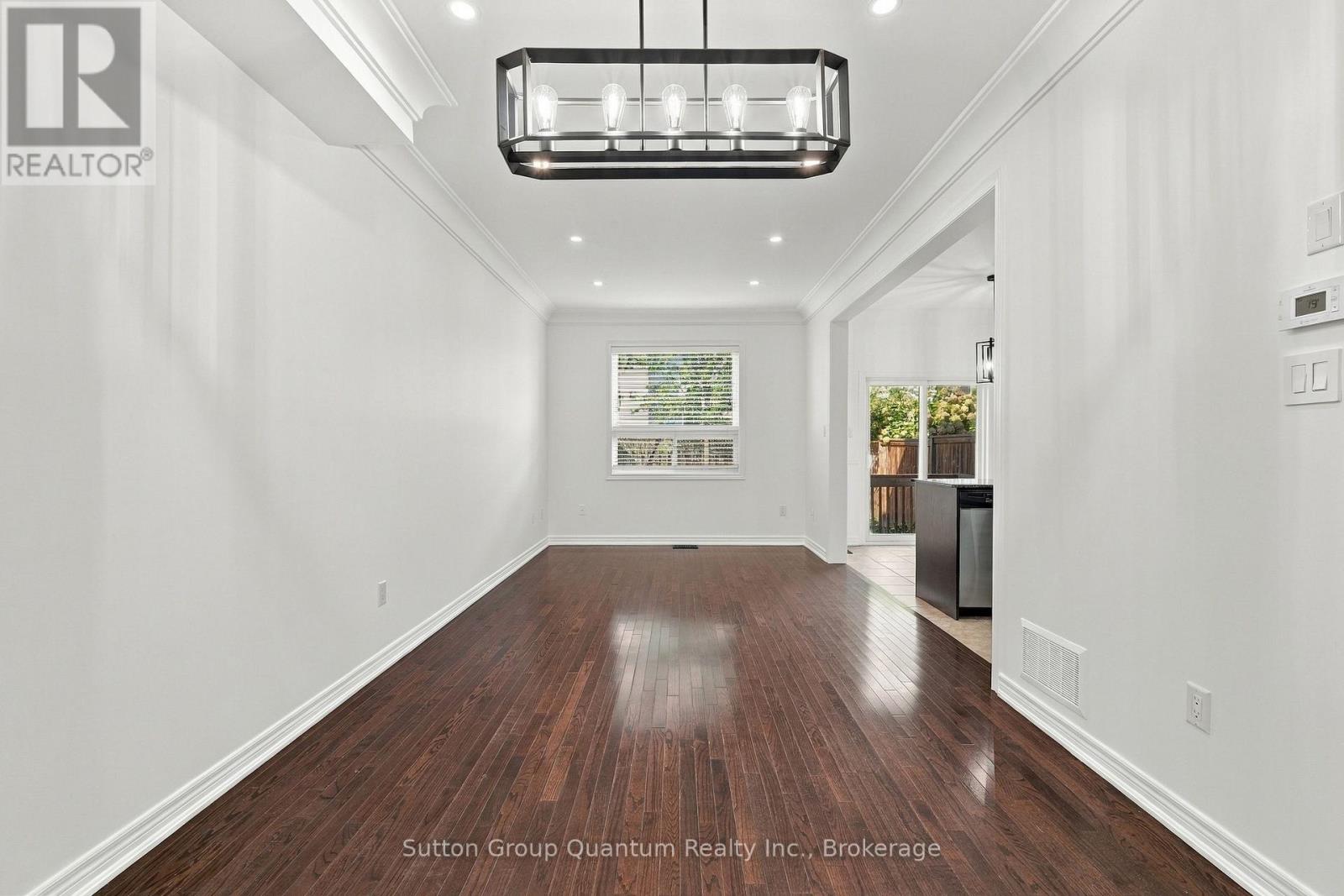 2435 MONTAGNE AVENUE - 14