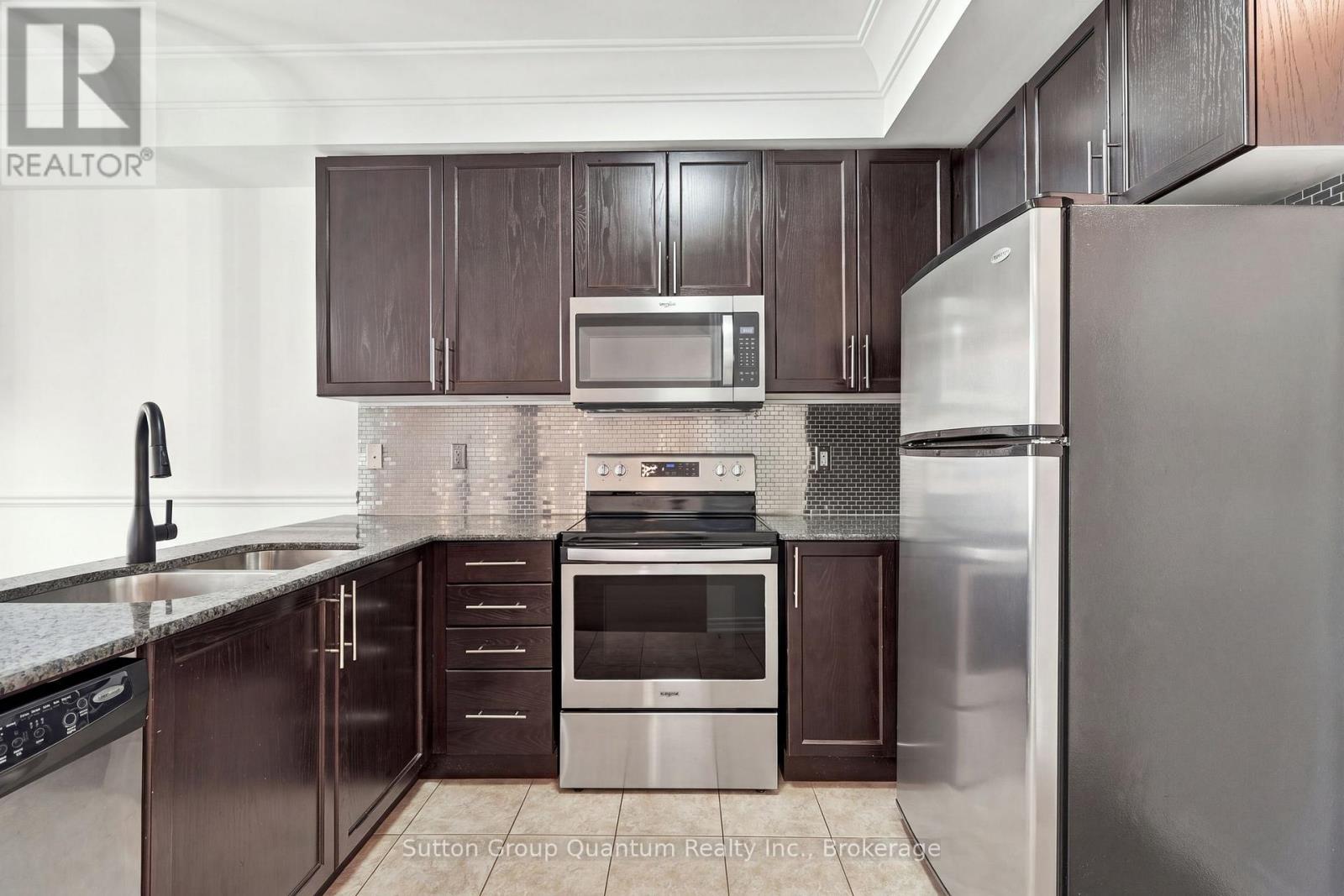 2435 MONTAGNE AVENUE - 17
