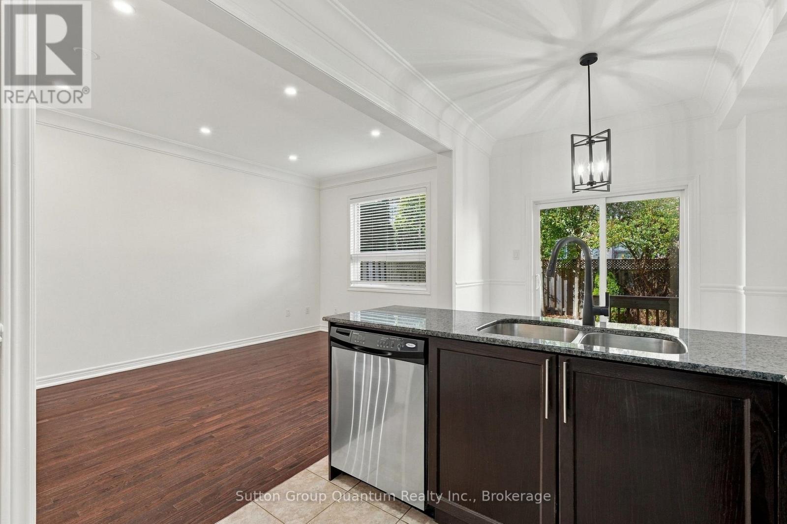 2435 MONTAGNE AVENUE - 19