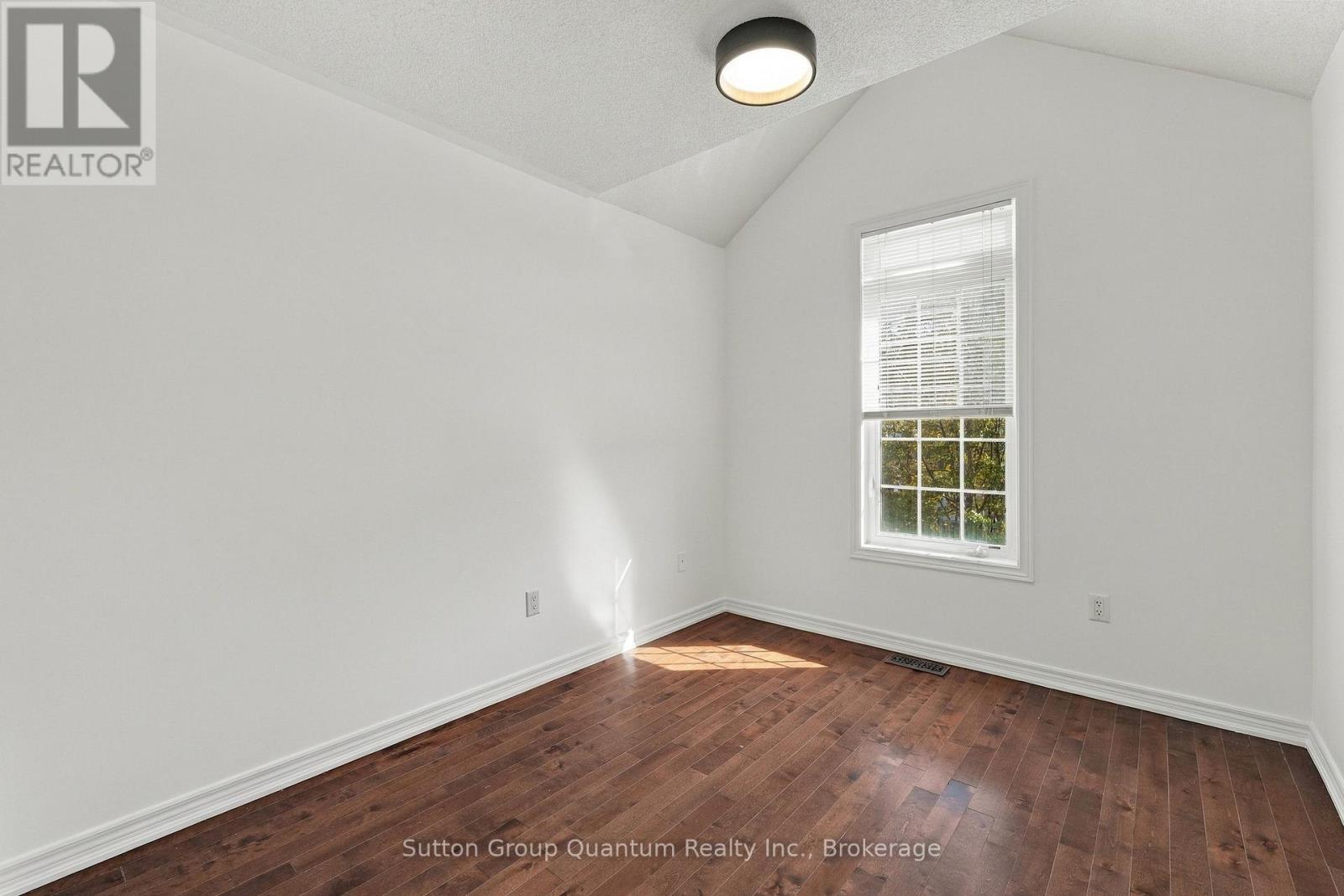 2435 MONTAGNE AVENUE - 28