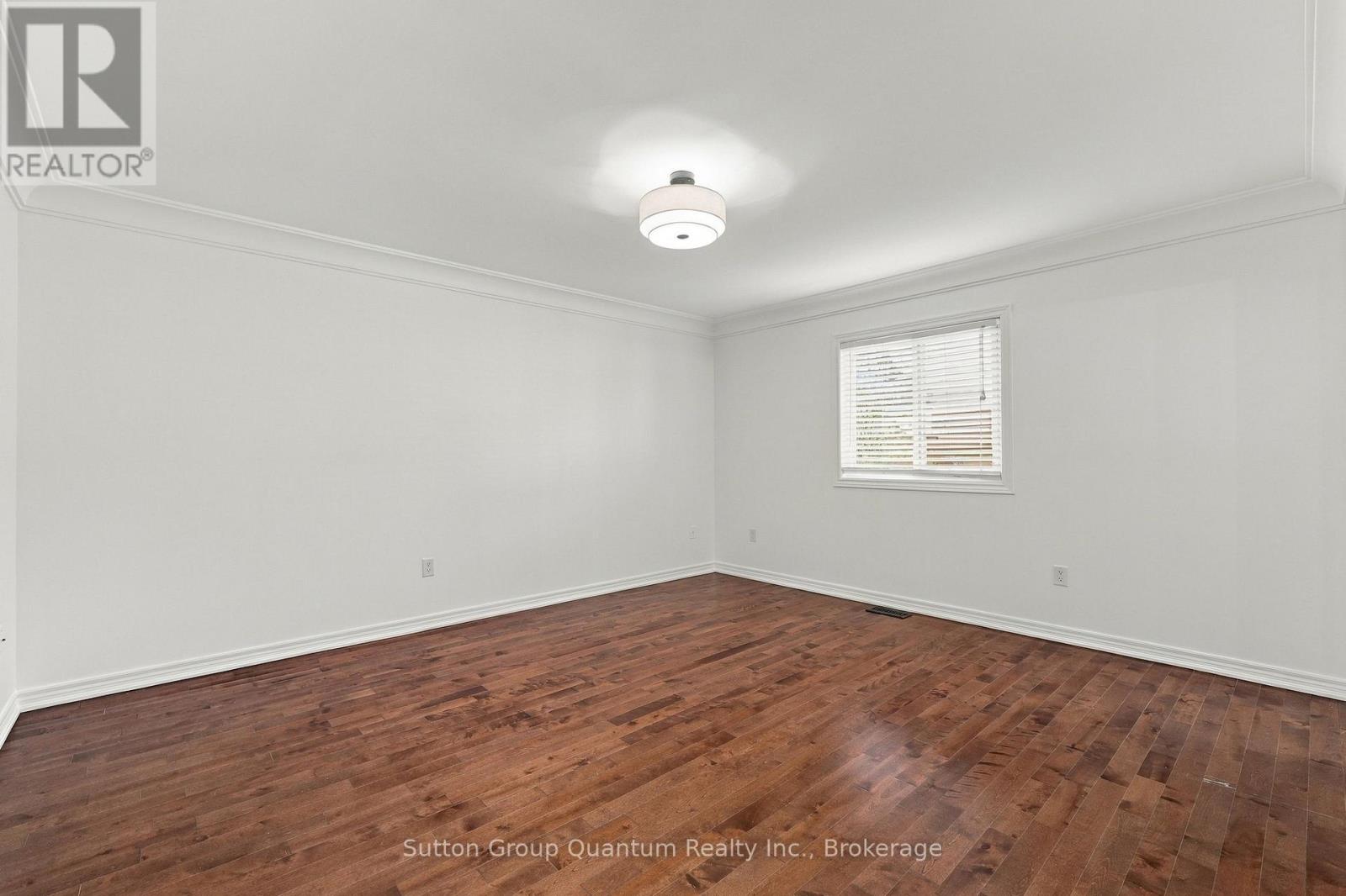2435 MONTAGNE AVENUE - 35