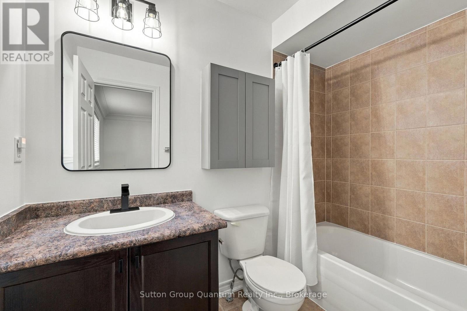 2435 Montagne Avenue — photo 38