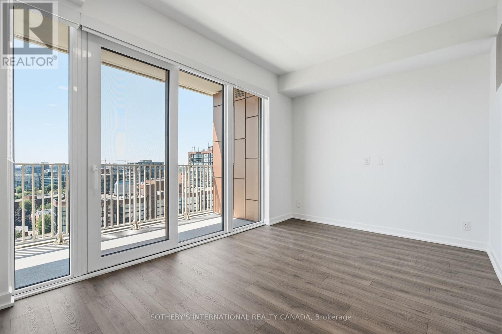 88 Bathurst Street — photo 45
