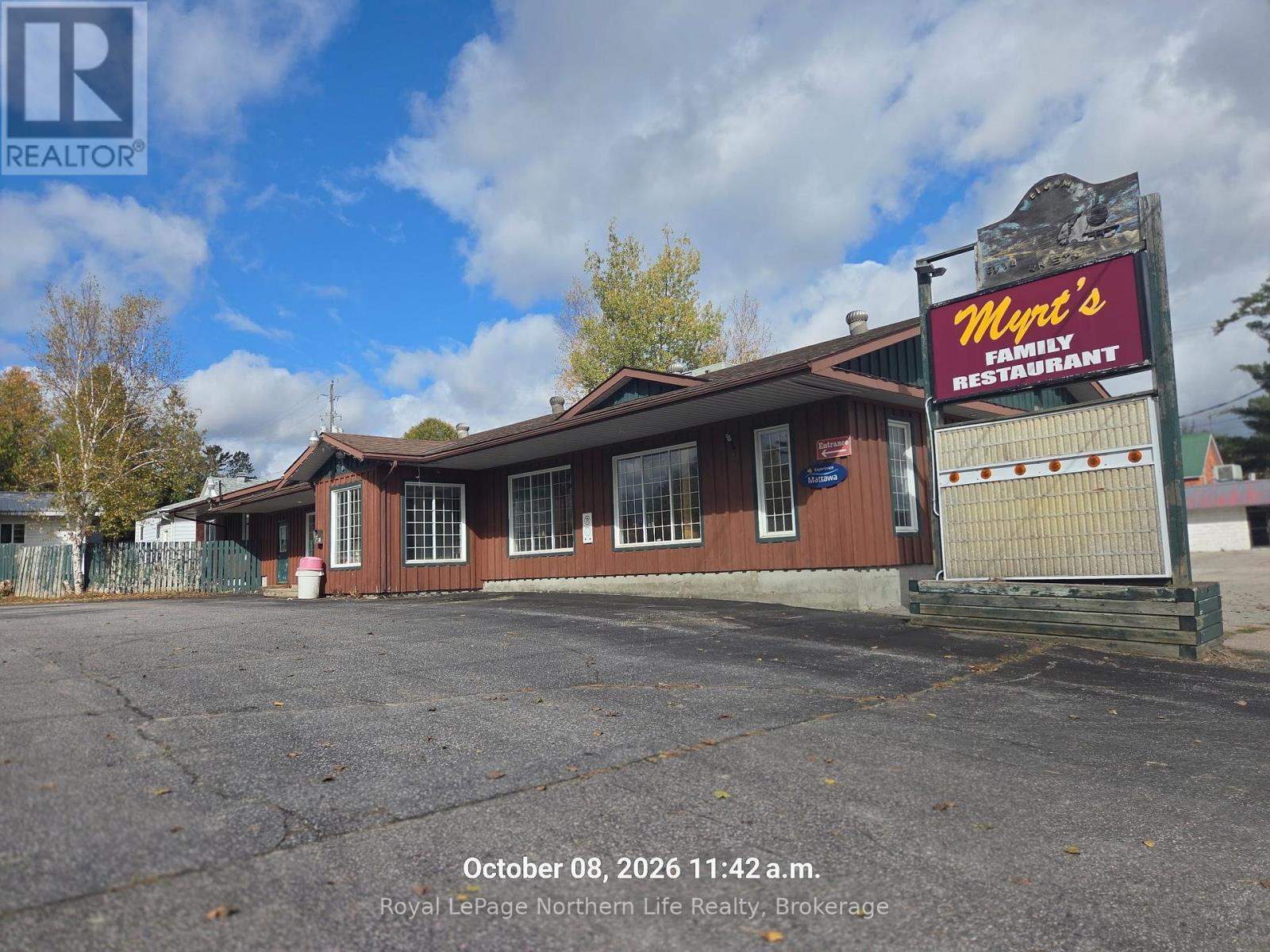 610 Mcconnell Street — photo 27